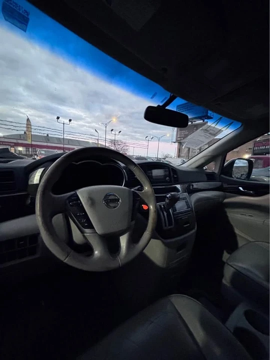 2011 Nissan Quest - Image 3 of 6