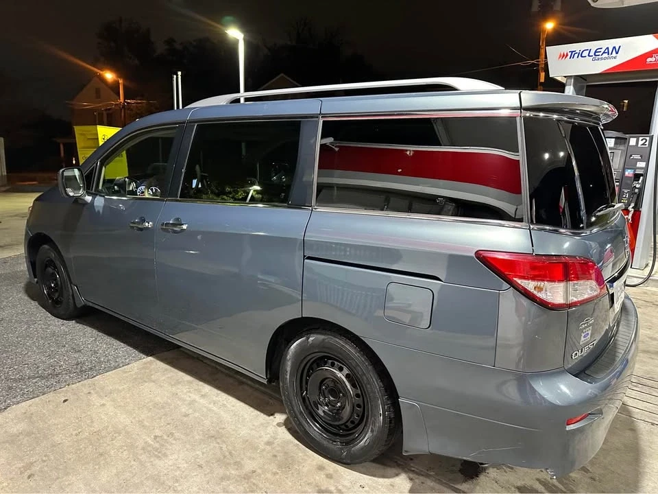 2011 Nissan Quest - Image 7 of 17