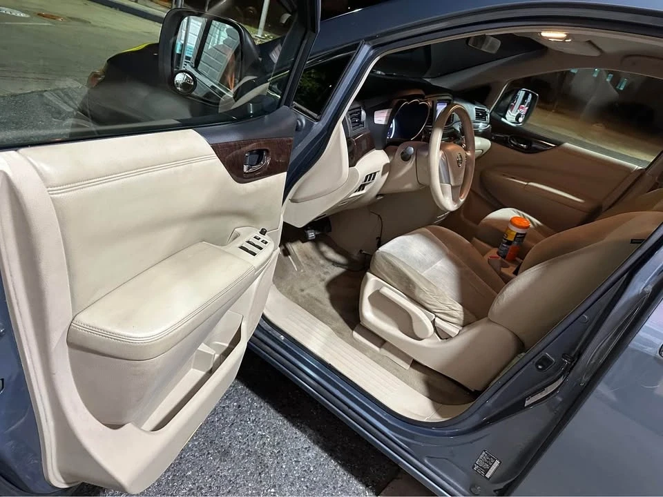 2011 Nissan Quest - Image 10 of 17