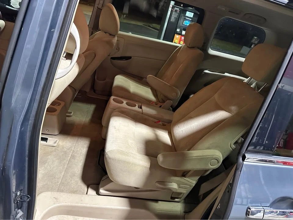 2011 Nissan Quest - Image 14 of 17