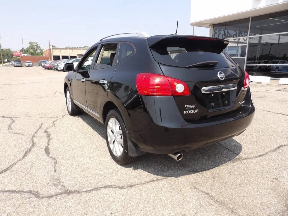 2011 Nissan Rogue - Image 7 of 19