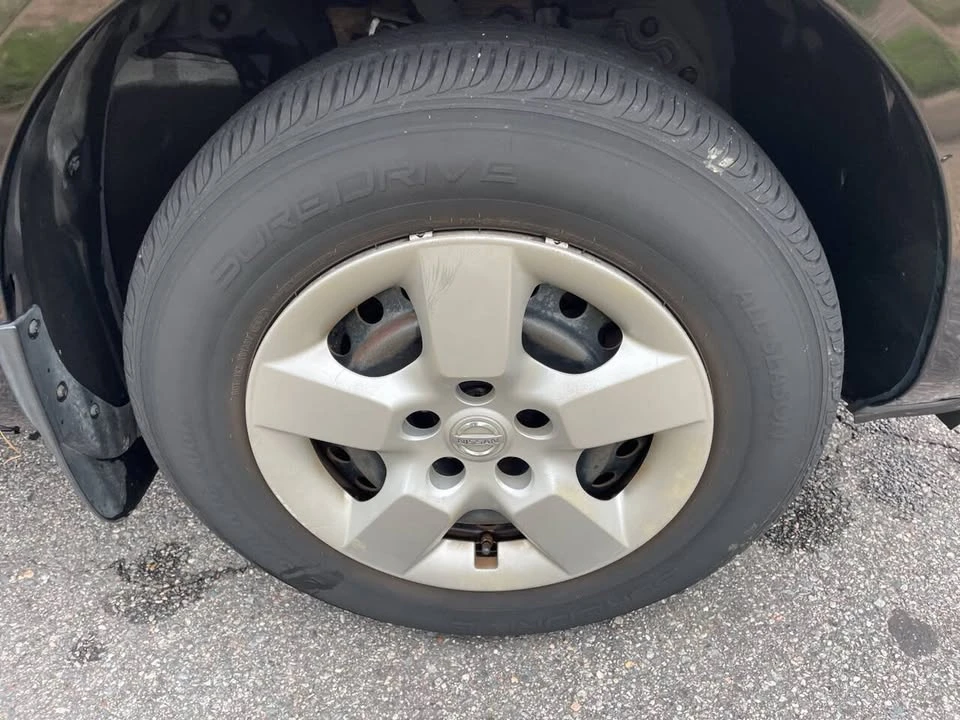 2011 Nissan Rogue - Image 11 of 15