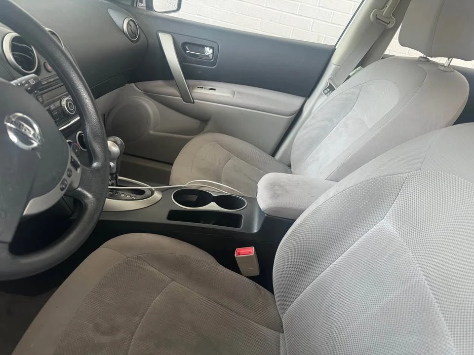 2011 Nissan Rogue - Image 2 of 5