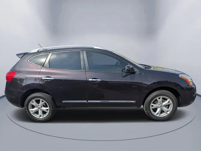 2011 Nissan Rogue - Image 5 of 10