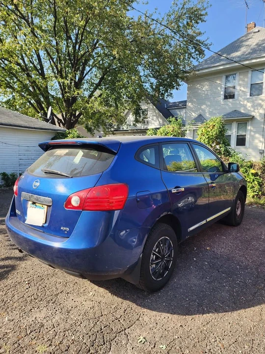2011 Nissan Rogue - Image 3 of 4