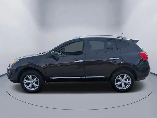 2011 Nissan Rogue - Image 2 of 10