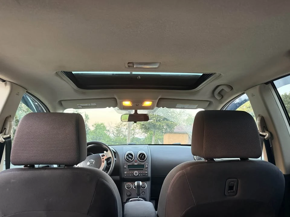 2011 Nissan Rogue - Image 4 of 8