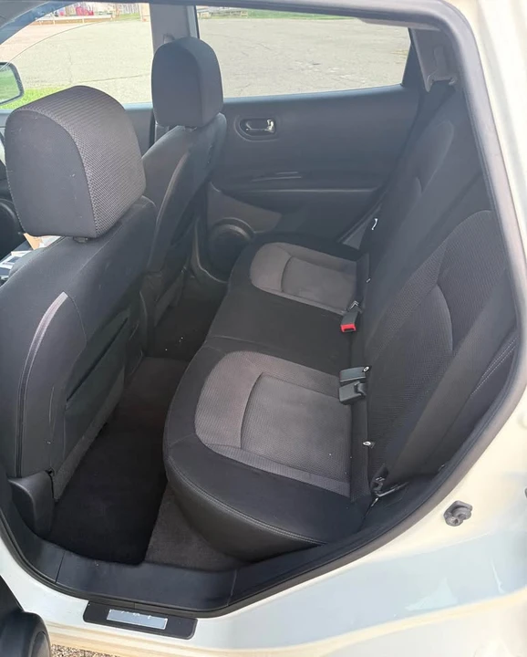 2011 Nissan Rogue - Image 6 of 8