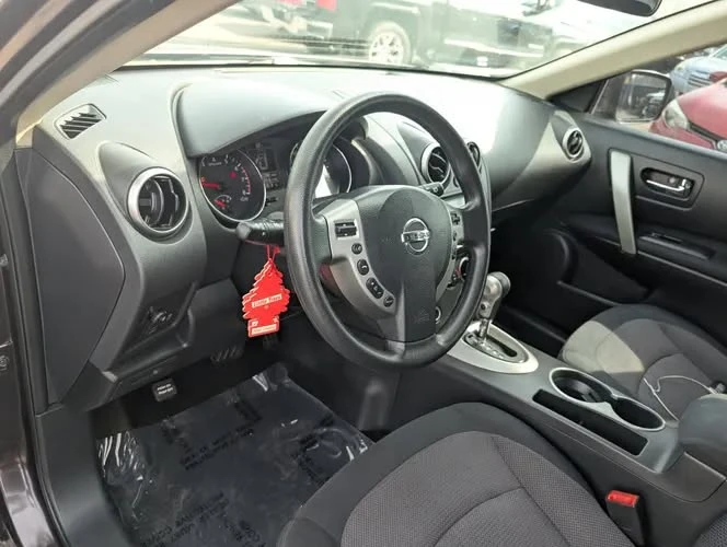 2011 Nissan Rogue - Image 8 of 10