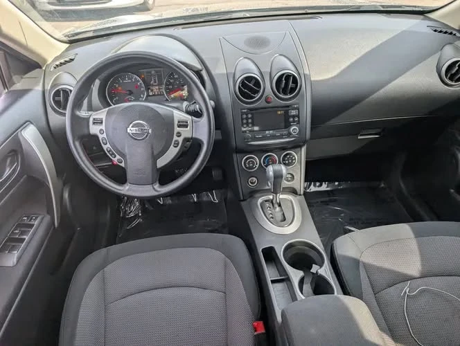 2011 Nissan Rogue - Image 9 of 10