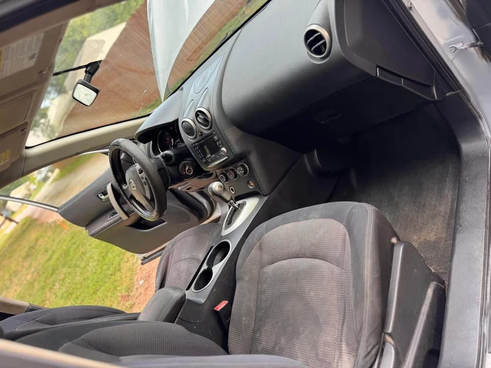 2011 Nissan Rogue - Image 14 of 17