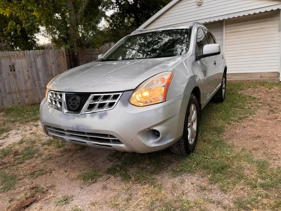 2011 Nissan Rogue - Image 6 of 17