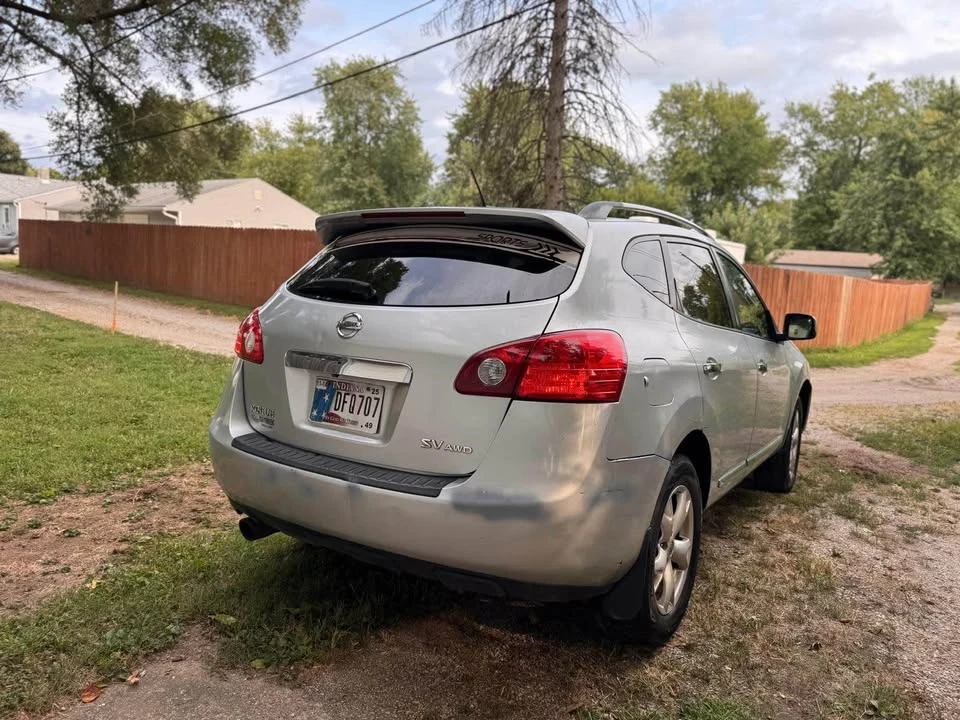 2011 Nissan Rogue - Image 3 of 17