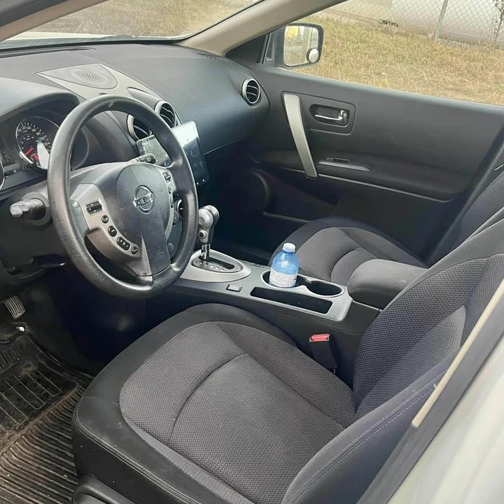 2011 Nissan Rogue - Image 8 of 11