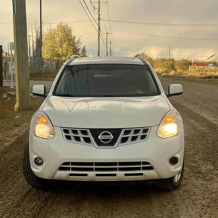 2011 Nissan Rogue - Image 3 of 11