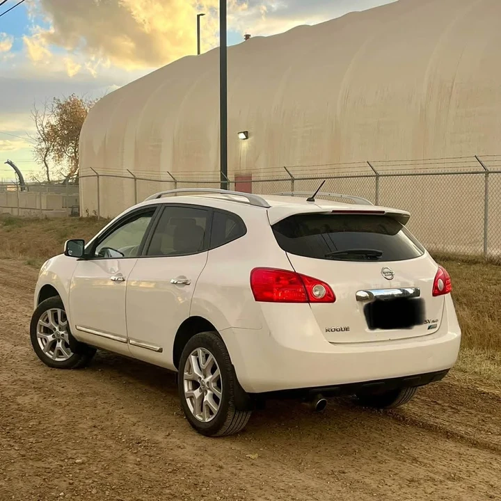 2011 Nissan Rogue - Image 4 of 11