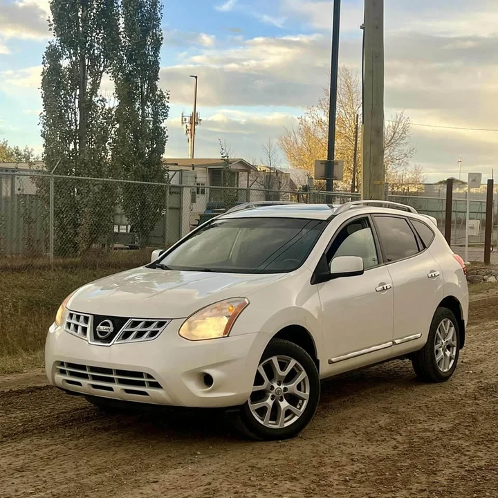 2011 Nissan Rogue - Image 2 of 11