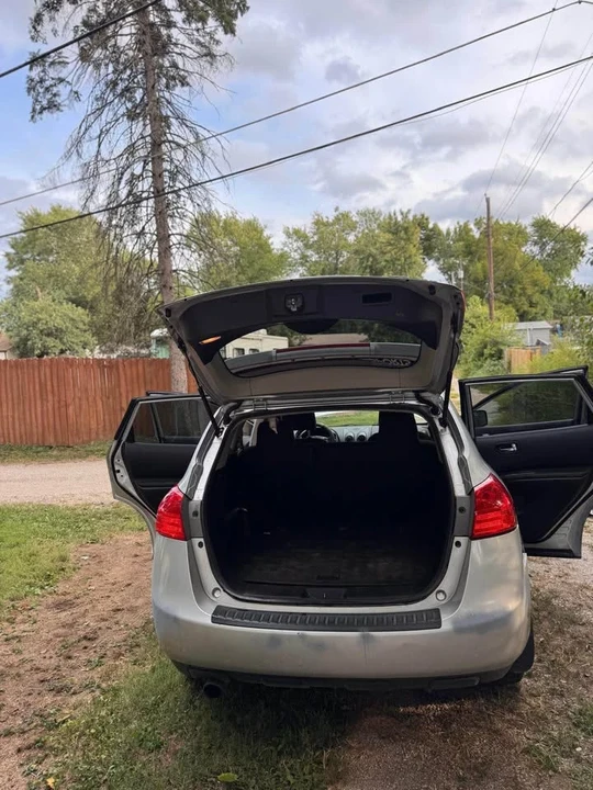 2011 Nissan Rogue - Image 12 of 17
