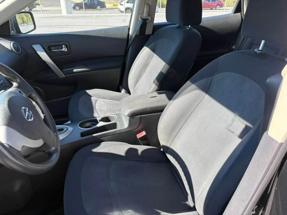 2011 Nissan Rogue - Image 8 of 15