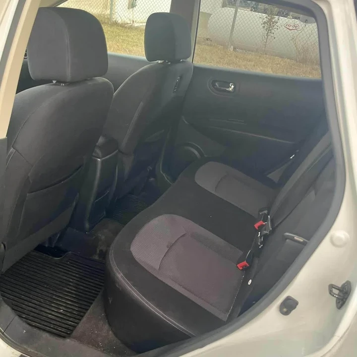 2011 Nissan Rogue - Image 9 of 11