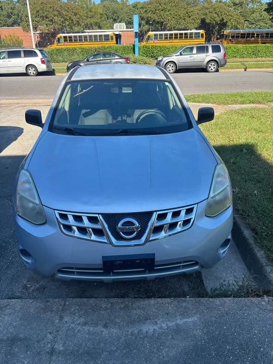 2011 Nissan Rogue - Image 2 of 4