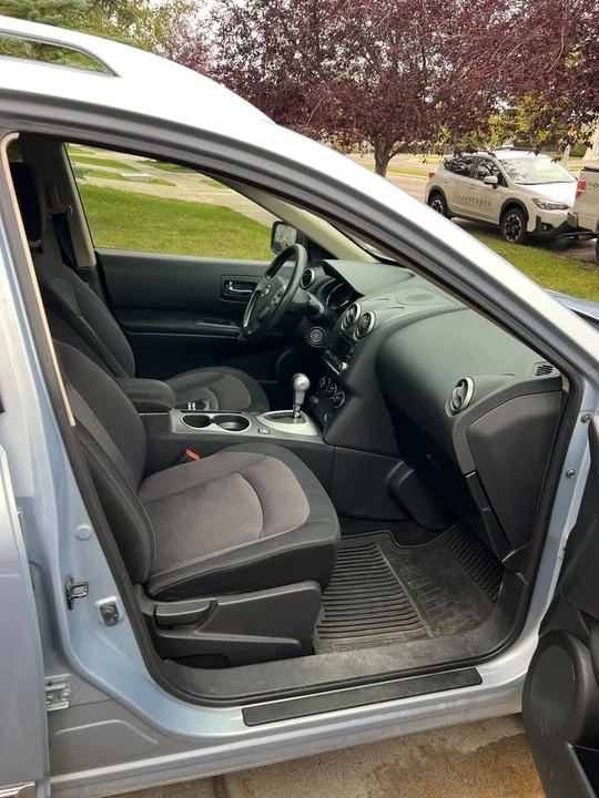 2011 Nissan Rogue - Image 11 of 14