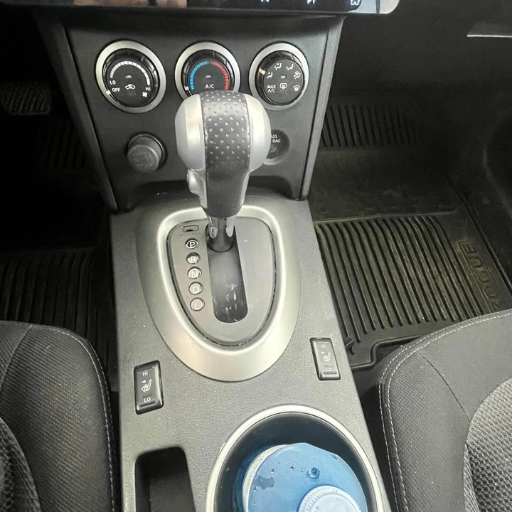 2011 Nissan Rogue - Image 10 of 11