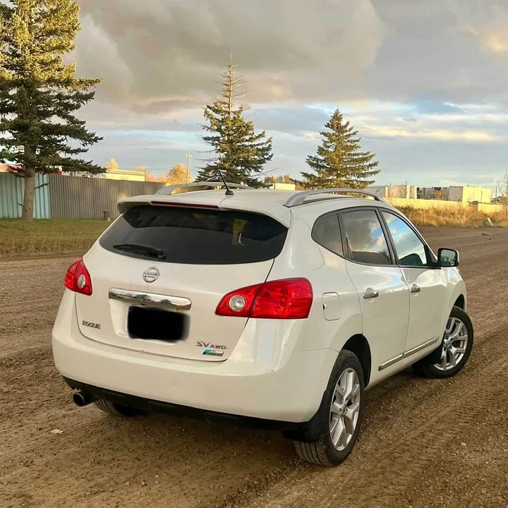 2011 Nissan Rogue - Image 6 of 11