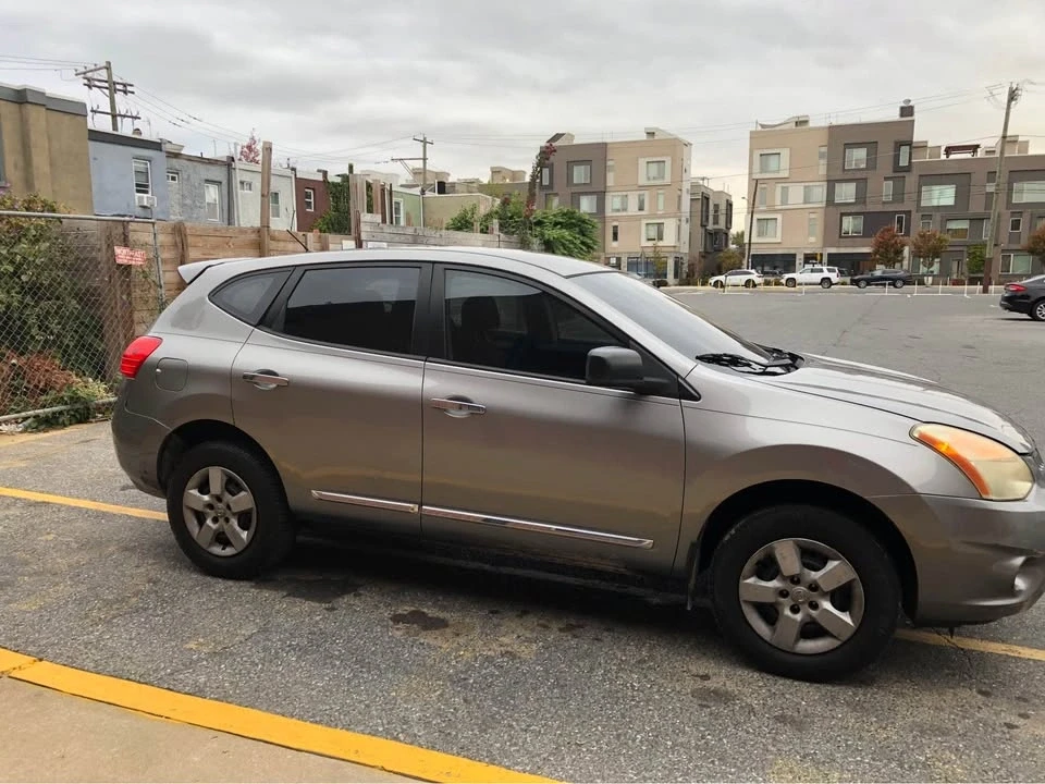 2011 Nissan Rogue - Image 2 of 9
