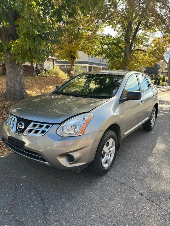 2011 Nissan Rogue - Image 2 of 10