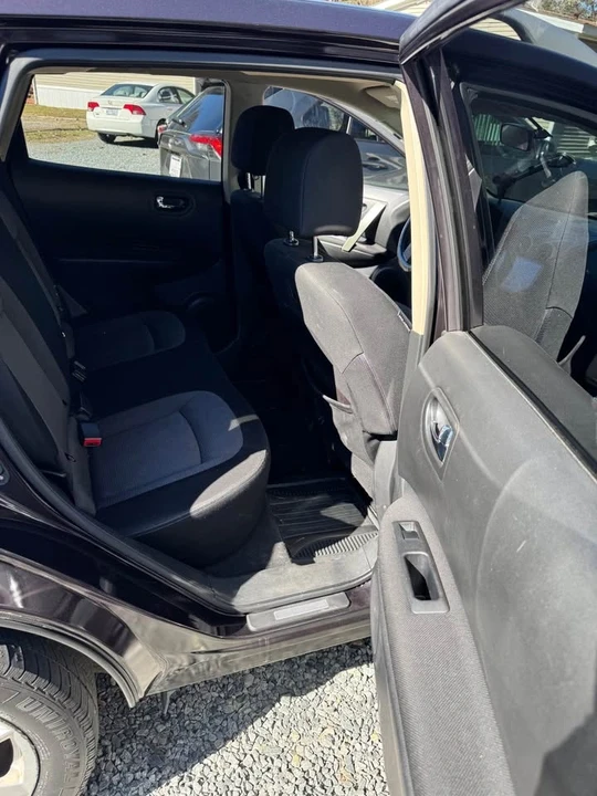2011 Nissan Rogue - Image 13 of 15