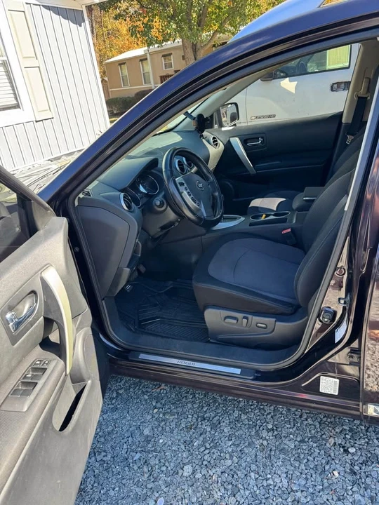 2011 Nissan Rogue - Image 9 of 15