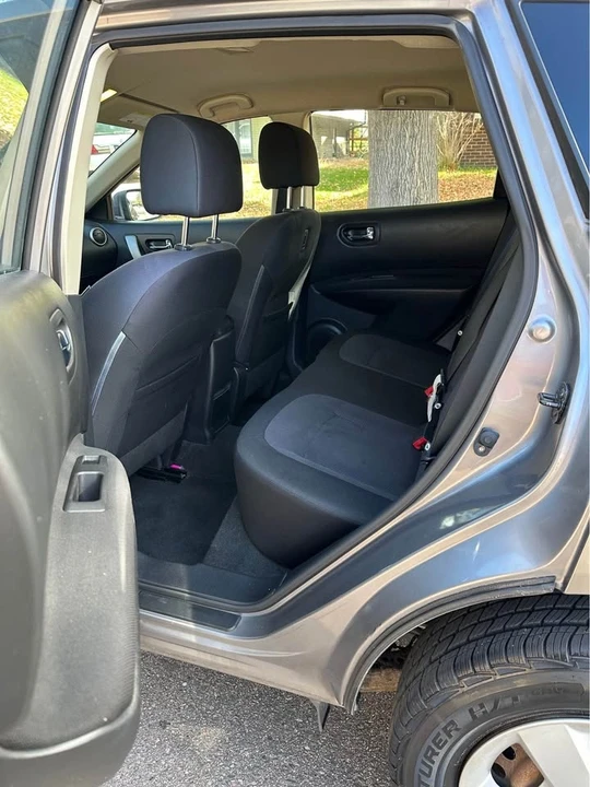 2011 Nissan Rogue - Image 8 of 10
