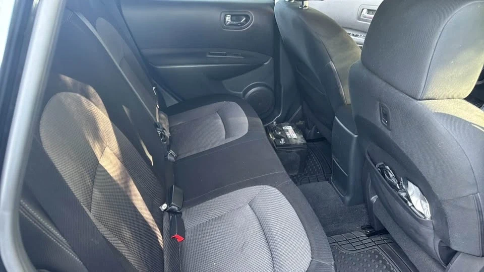 2011 Nissan Rogue - Image 3 of 13