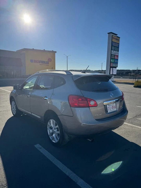 2011 Nissan Rogue - Image 2 of 8