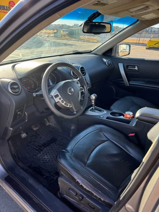 2011 Nissan Rogue - Image 6 of 8