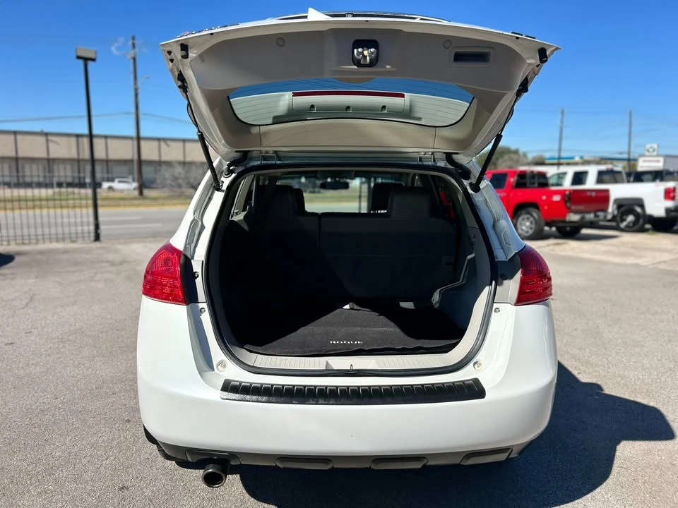 2011 Nissan Rogue - Image 8 of 18