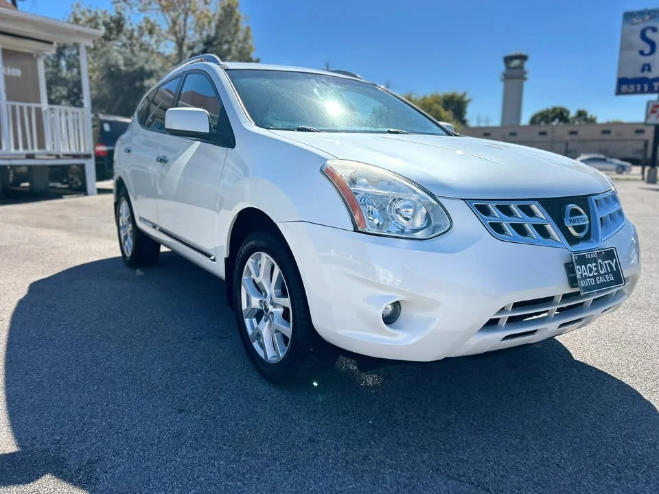 2011 Nissan Rogue - Image 2 of 18