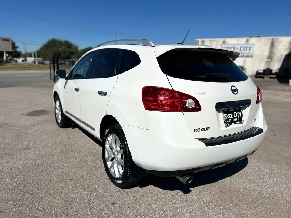 2011 Nissan Rogue - Image 7 of 18