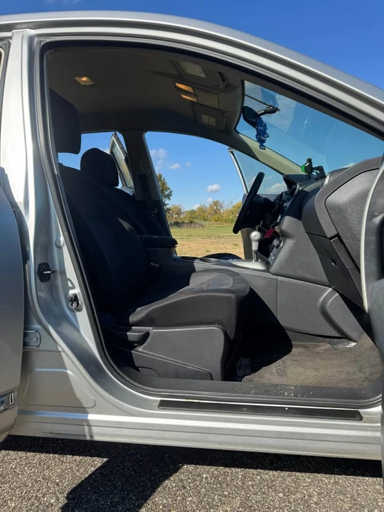 2011 Nissan Rogue - Image 9 of 12