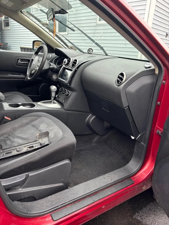 2011 Nissan Rogue - Image 8 of 12