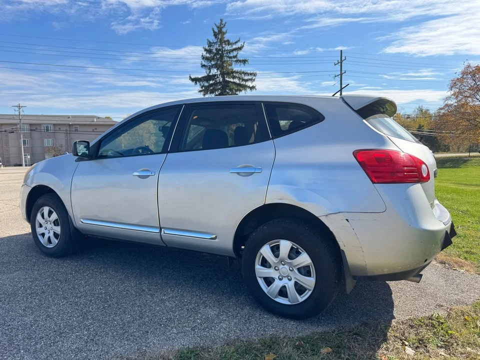 2011 Nissan Rogue - Image 2 of 12