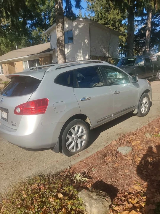 2011 Nissan Rogue - Image 2 of 5