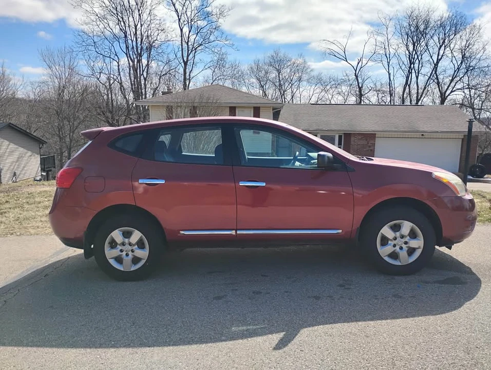 2011 Nissan Rogue - Image 3 of 11