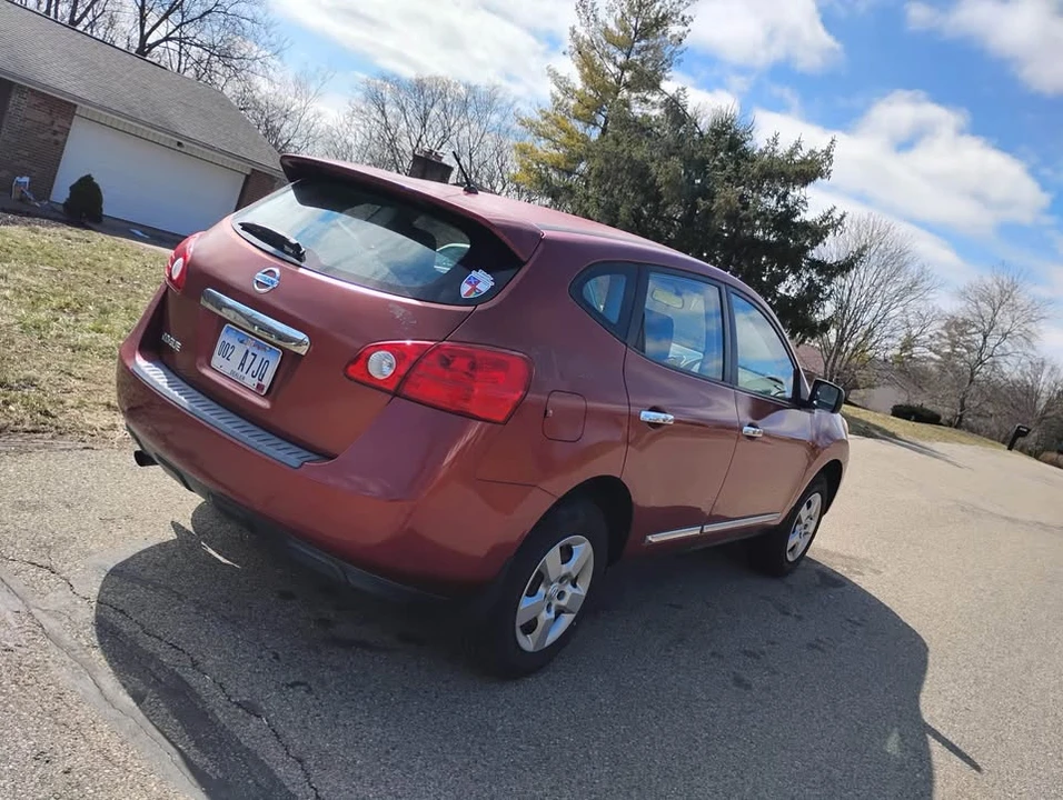 2011 Nissan Rogue - Image 4 of 11