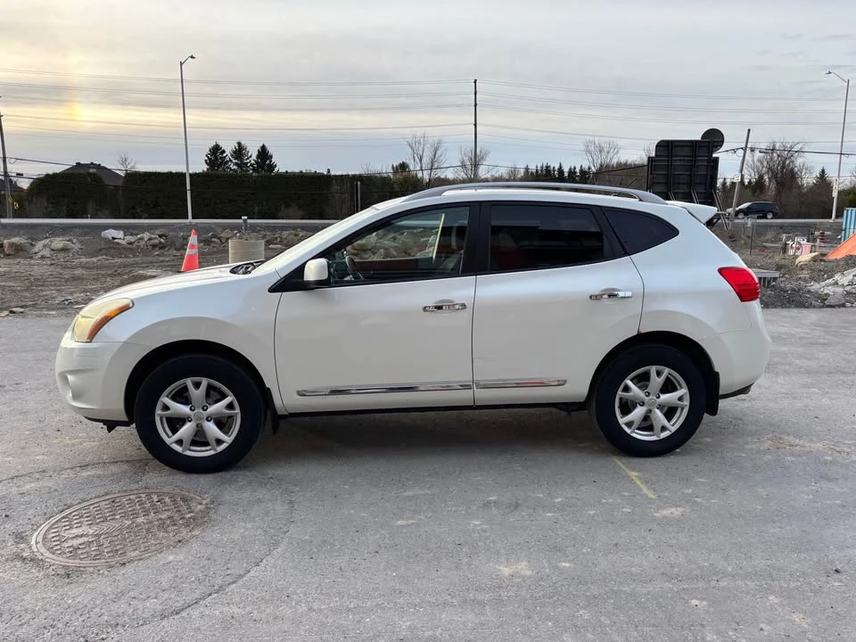 2011 Nissan Rogue - Image 4 of 8