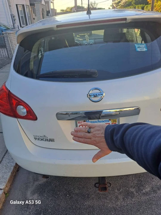 2011 Nissan Rogue - Image 2 of 10