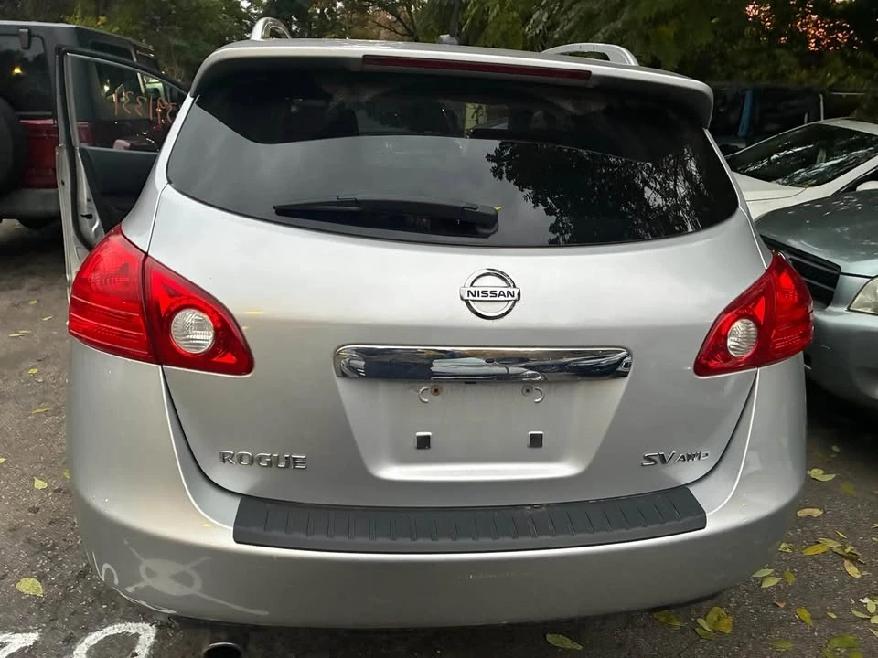2011 Nissan Rogue - Image 3 of 8