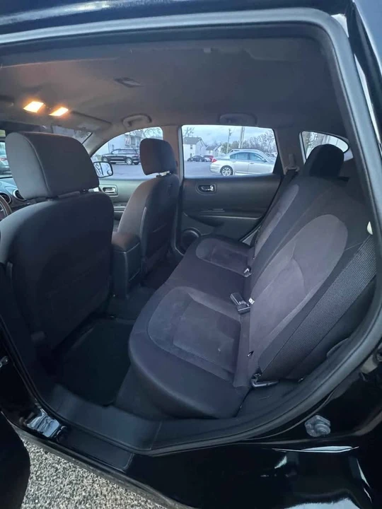 2011 Nissan Rogue - Image 11 of 16