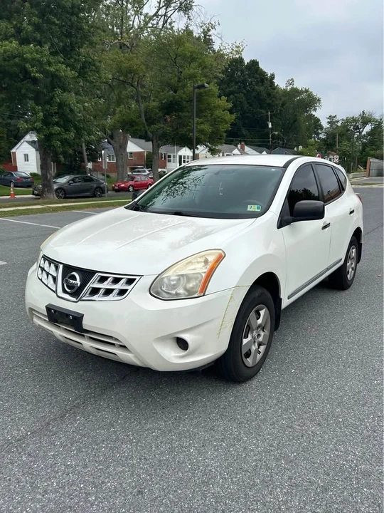 2011 Nissan Rogue - Image 2 of 8